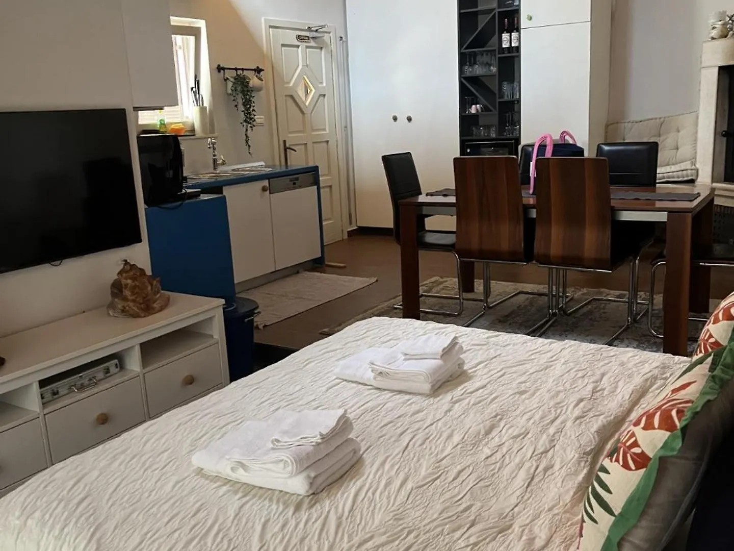 Small House Nea In City Center-With Free Parking Pula